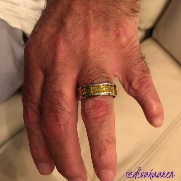 Stainless Steel Titanium Wedding Band/Ring Skull - Picture 4 of 5